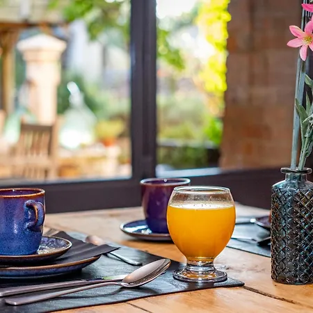 Mas Bouzige Couette-café Allegre Les Fumades