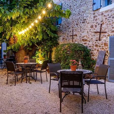 Mas Bouzige Bed & Breakfast
