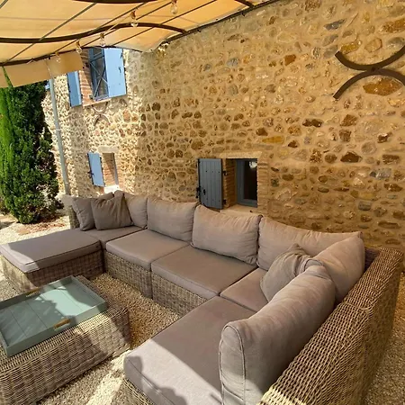 Couette-café Mas Bouzige 3*
