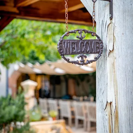 Mas Bouzige Couette-café Allegre Les Fumades