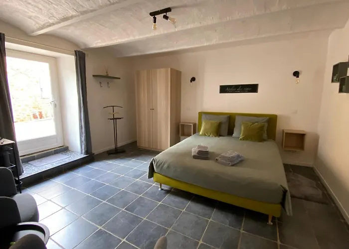 Mas Bouzige Bed & Breakfast
